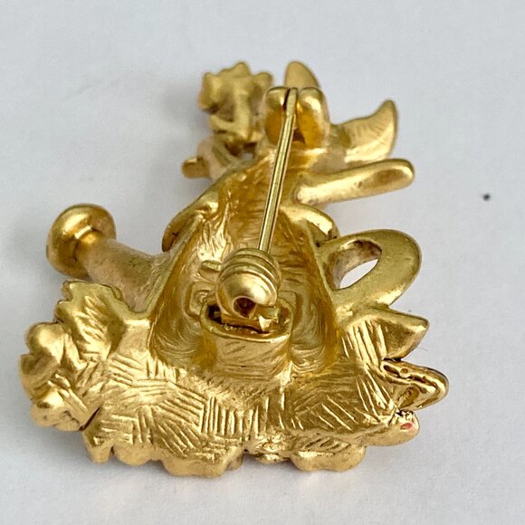 Vintage Disney Piglet Pin Brooch Winnie the Pooh Flower Pot Gold Tone Signed - Picture 7 of 9